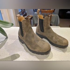 Blundstone Original #1351 Women’s High Top in Rustic Brown